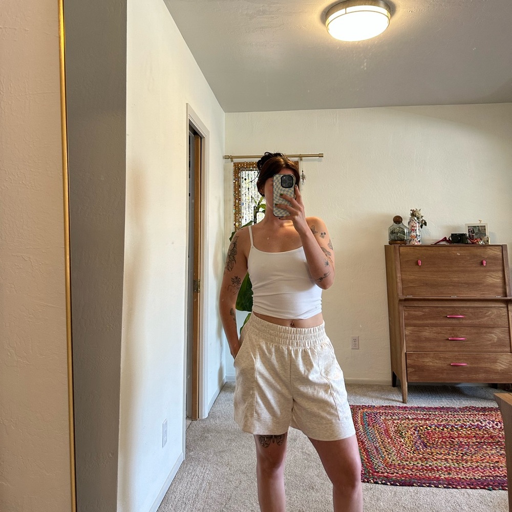 Zobha White Activewear Shorts with Elastic Waistband